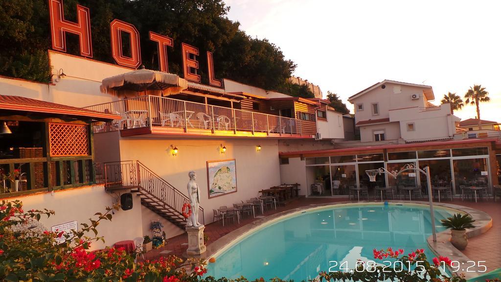 Hotel Orizzonte Blu Tropea Esterno foto